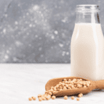सोया मिल्क (सोयाबीन दूध) के फायदे और नुकसान – Soya Milk