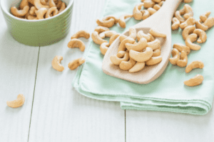 काजू खाने के फायदे और नुकसान – Cashew