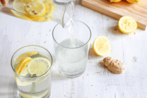 नींबू पानी पीने के फायदे और नुकसान – Benefits of Lemon Water