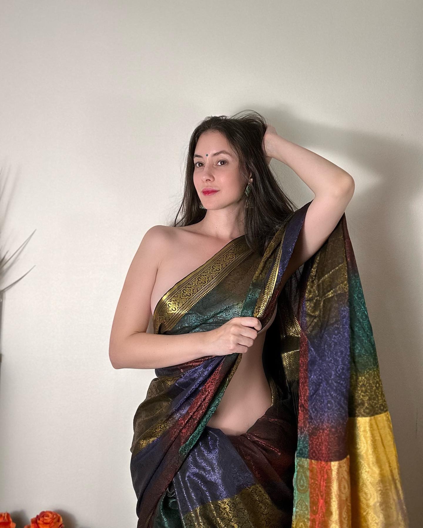 fiona allison sexy pictures in saree without bra
